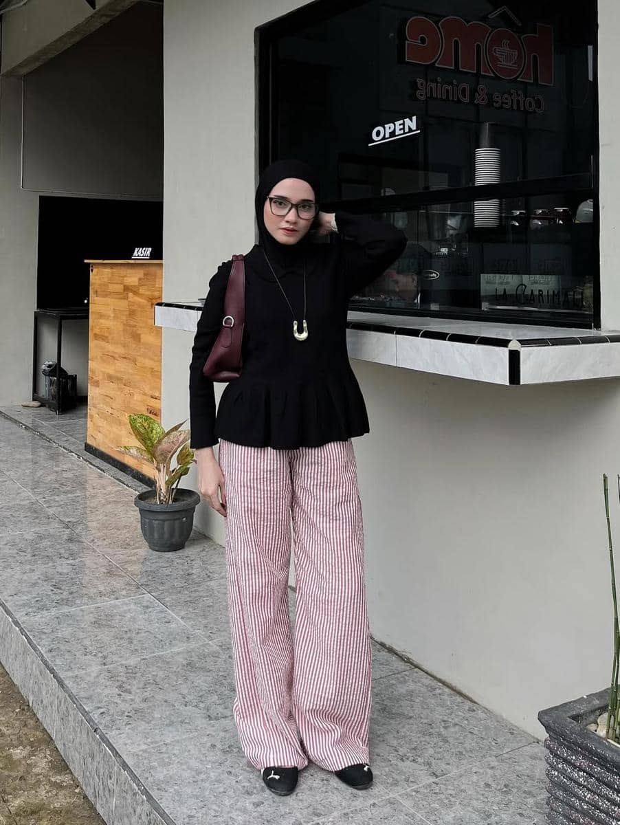 ide OOTD kasual nuansa hitam ala Lisna Feri