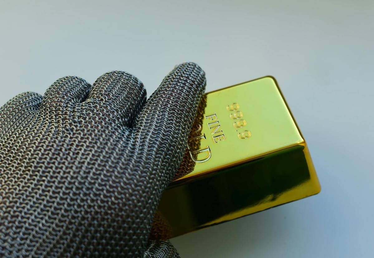 ilustrasi investasi emas.