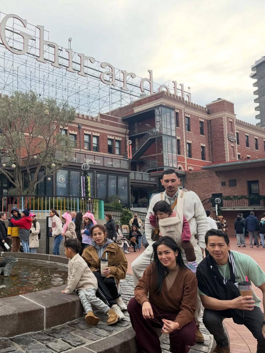 Keluarga Jessica Iskandar jalan-jalan di San Fransisco.