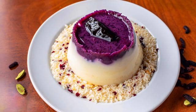 ilustrasi pudding ubi ungu