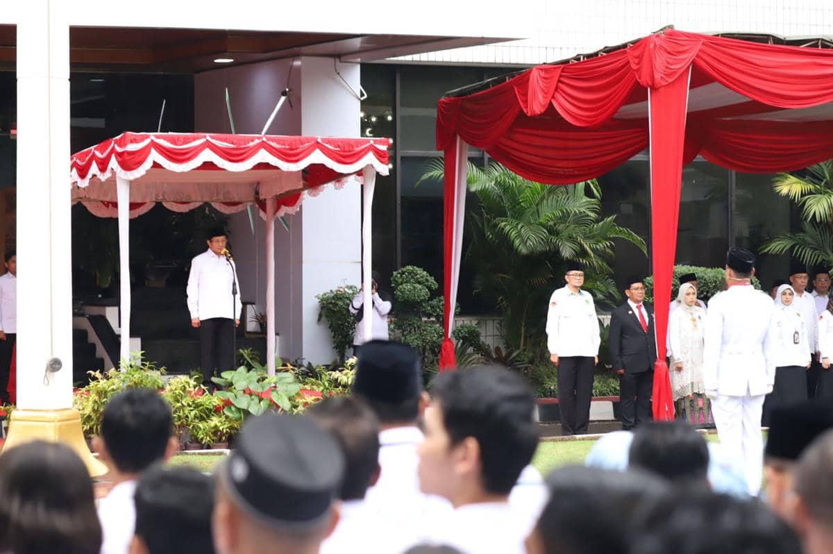 Upacara Peringatan HAB ke-80 di halaman kantor Kemenag, Jakarta, Sabtu (3/1/2026). 