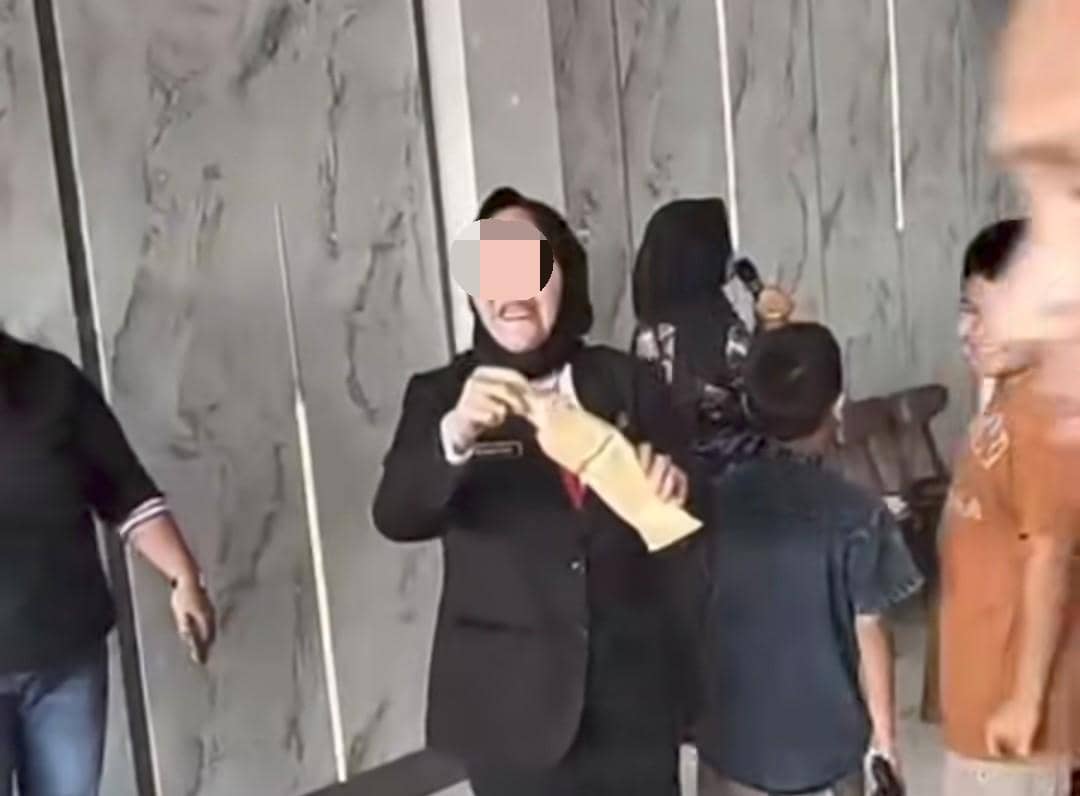 Video viral ASN di Muba joget dan saweran usai pelantikan. (Dok. IDN Times)