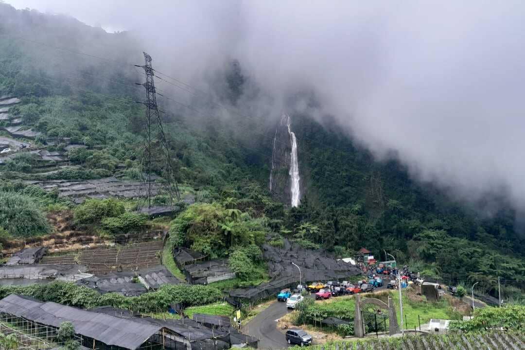 Curug Sikarim yang ada di Dieng