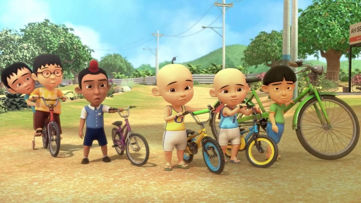 Mail dan teman-teman bermain sepeda