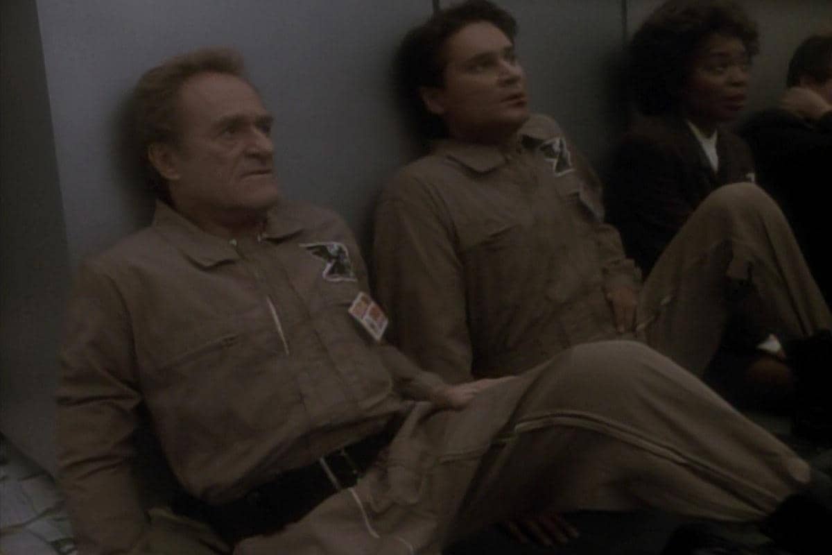 cuplikan adegan dalam serial Star Trek: Deep Space Nine (Past Tense—Part 2)