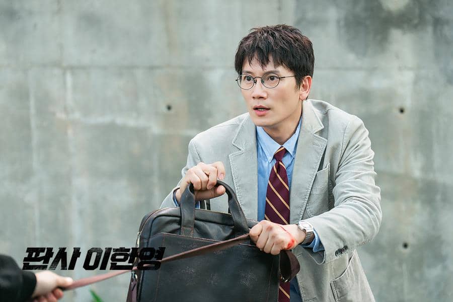 Ji Sung di drakor The Judge Returns