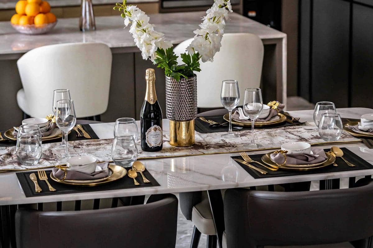 ilustrasi meja makan