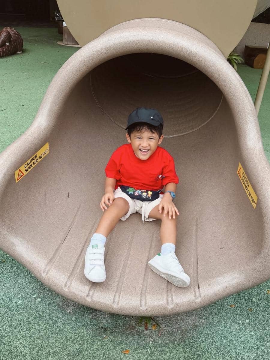 Keluarga Anissa Aziza ke Singapore Zoo.