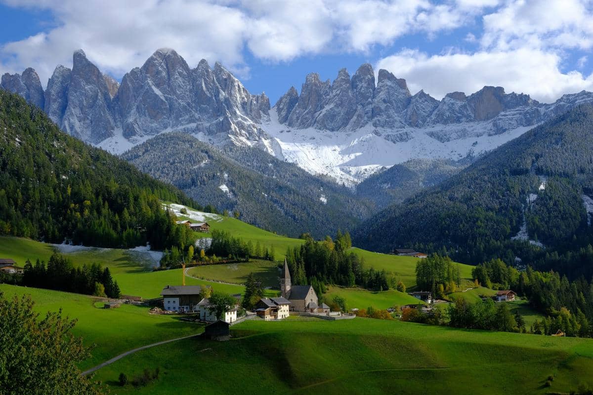 ilustrasi Dolomites, Italia