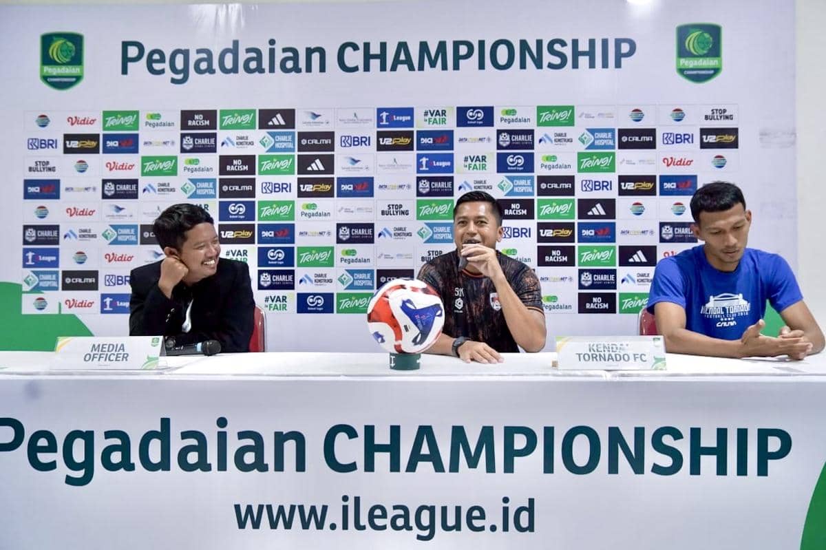 Pelatih Kendal Tornado FC, Stefan Keeltjes