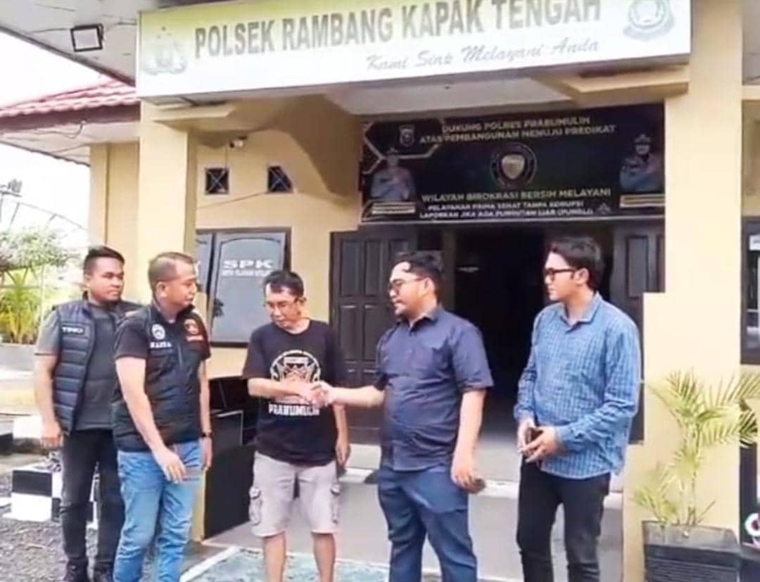 Polsek RKT inisiasi mediasi pengelola Tol Prabumulih dengan pengendara yang dilempar batu beberapa waktu lalu.