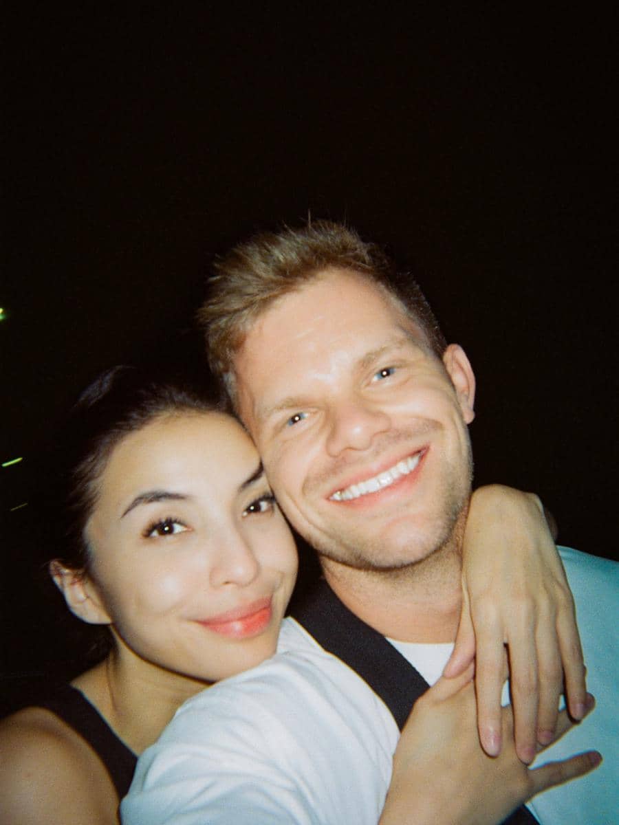 Manohara dan Kristian Hansen 