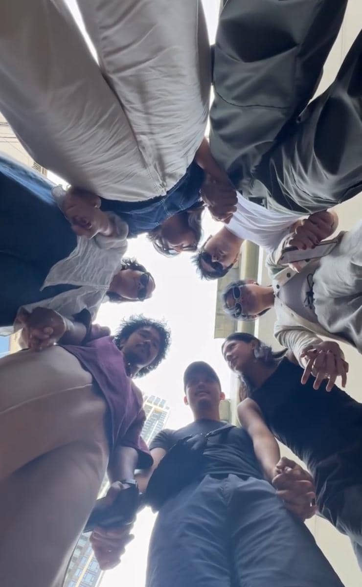 potret Baskara Mahendra liburan ke Bangkok bareng geng artisnya