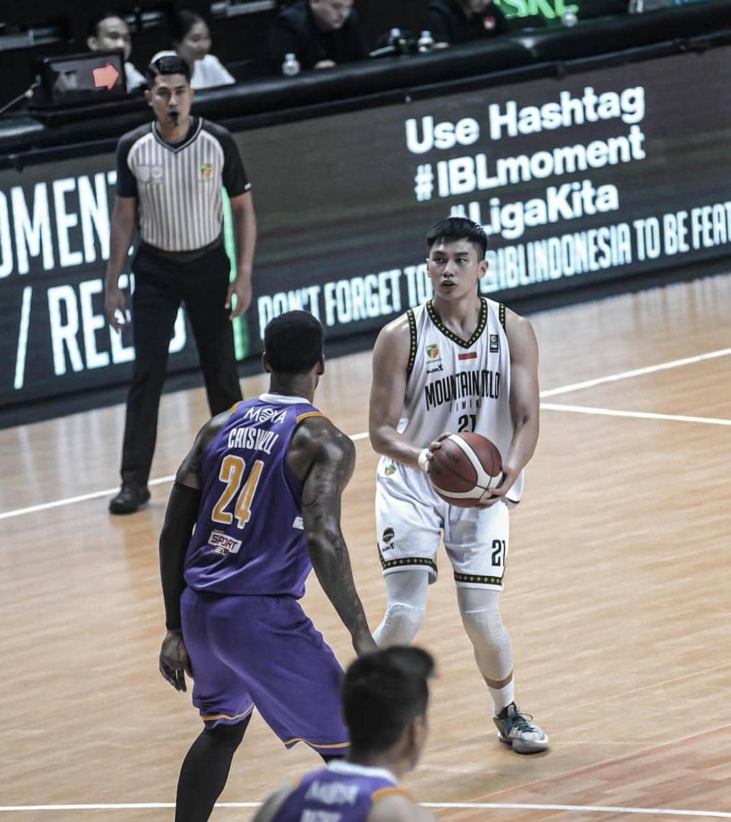 Bokolono film janur ireng