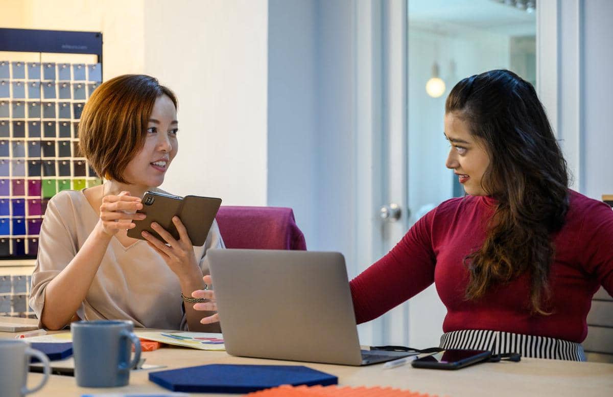 ilustrasi teman kerja