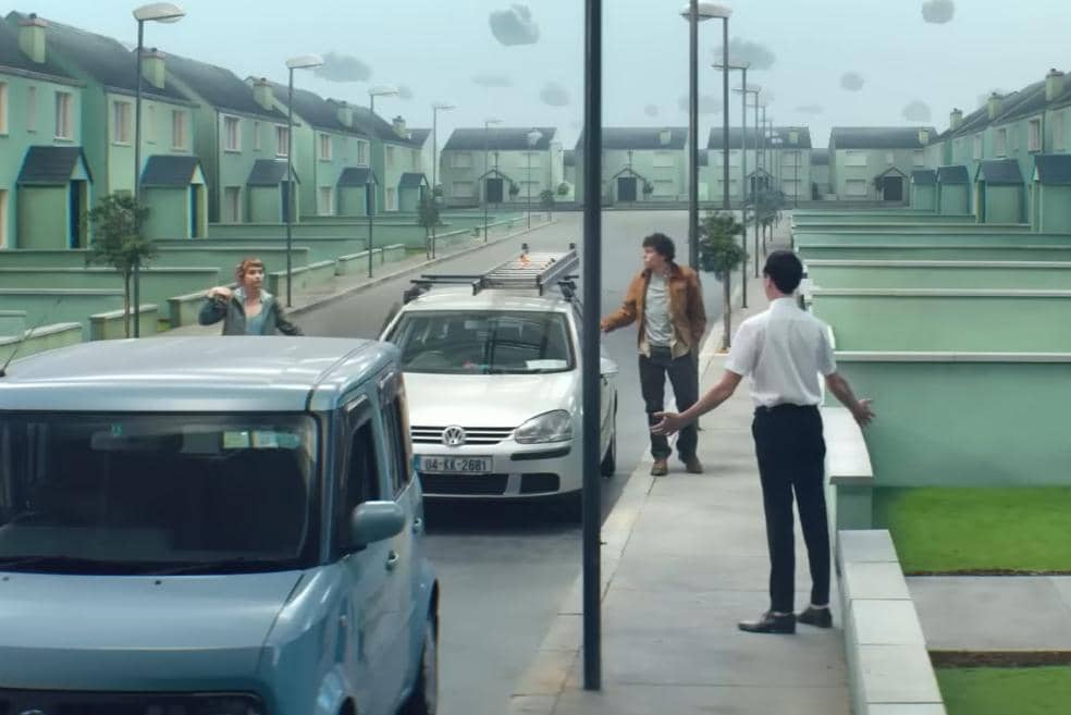 cuplikan film "Vivarium"