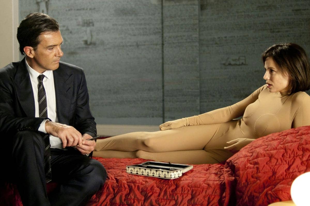 cuplikan film "The Skin I Live In"