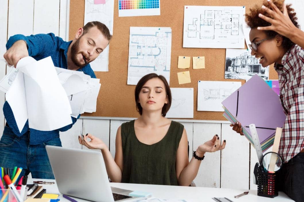 ilustrasi menghadapi rekan kerja toxic