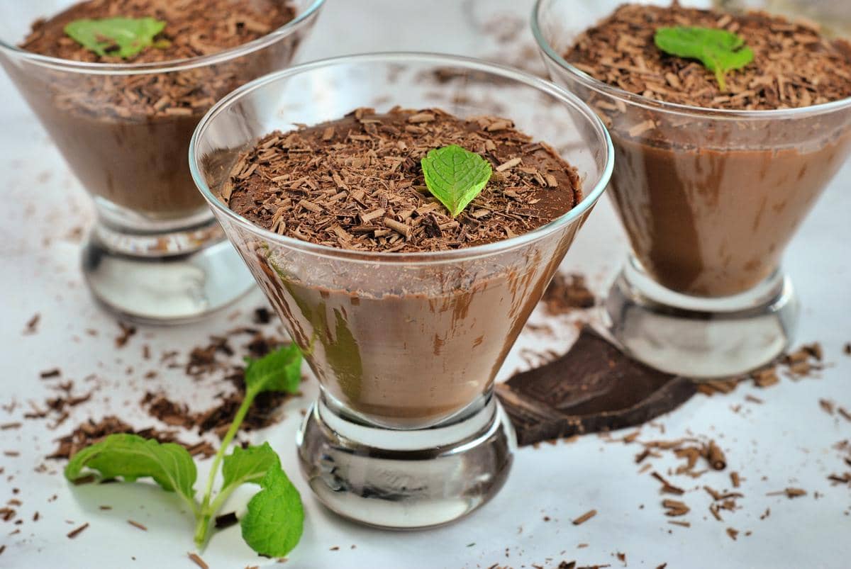 ilustrasi dark chocolate pudding