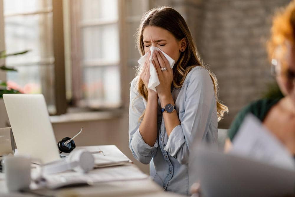 Perempuan yang menderita influenza 