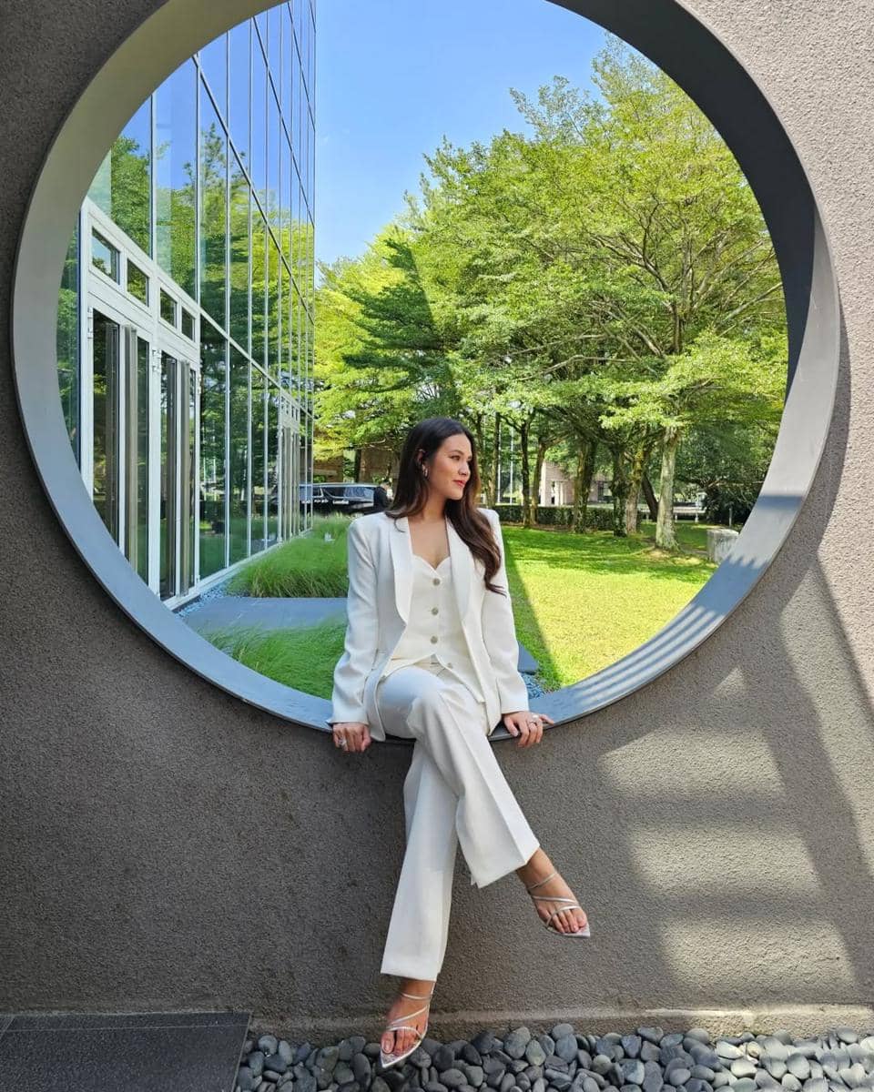 inspirasi outfit one set ala Raisa Andriana