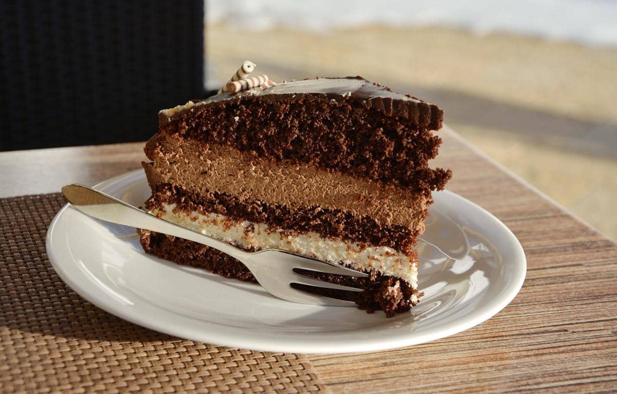 ilustrasi cappuccino layer cake