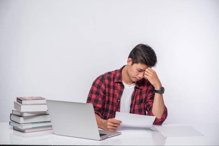 ilustrasi pria lelah