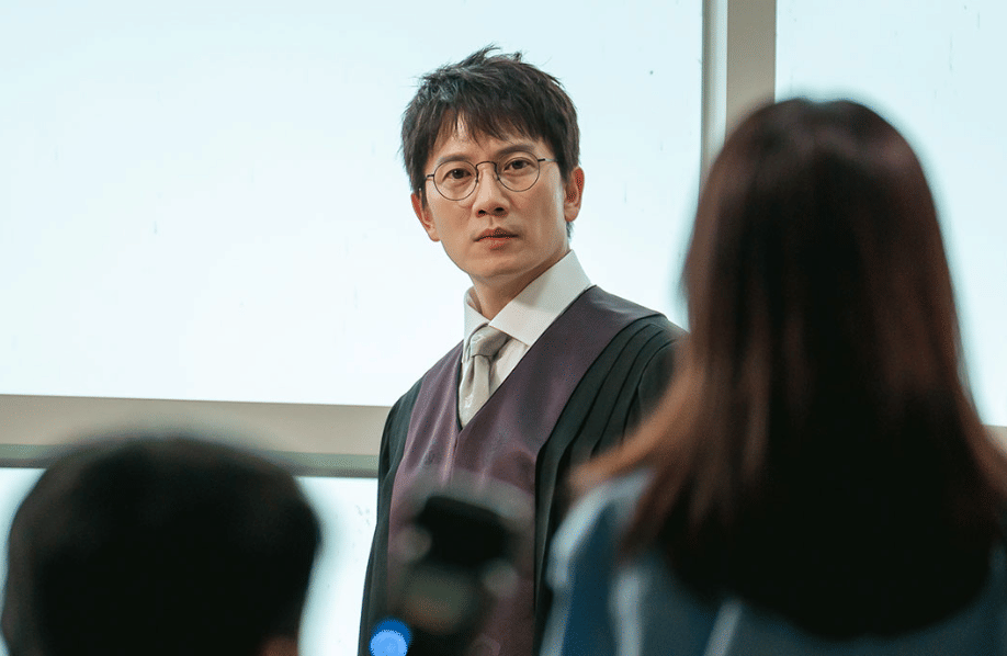 Cuplikan drama Korea The Judge Returns