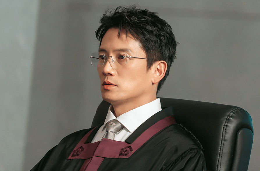 Cuplikan drama Korea The Judge Returns