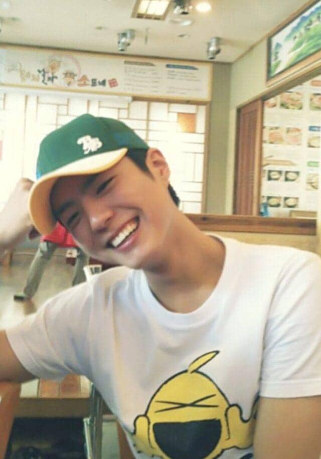 potret predebut Park Bo Gum saat pacaran viral