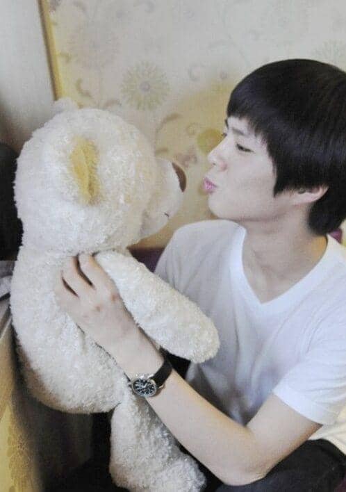 potret predebut Park Bo Gum saat pacaran viral