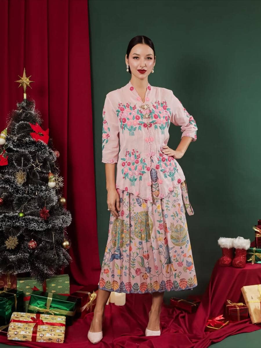 Ilustrasi kebaya encim