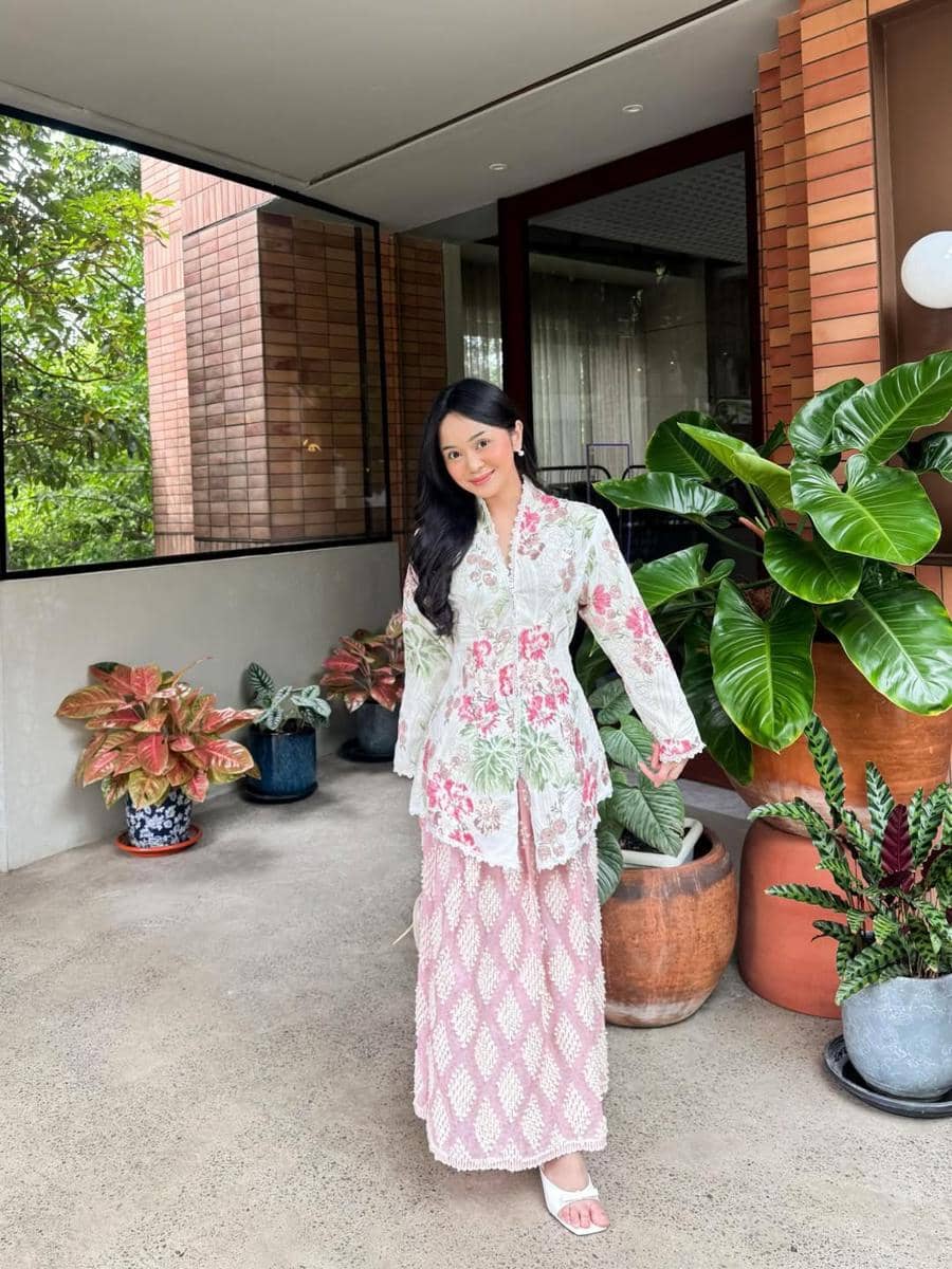 Ilustrasi kebaya encim 