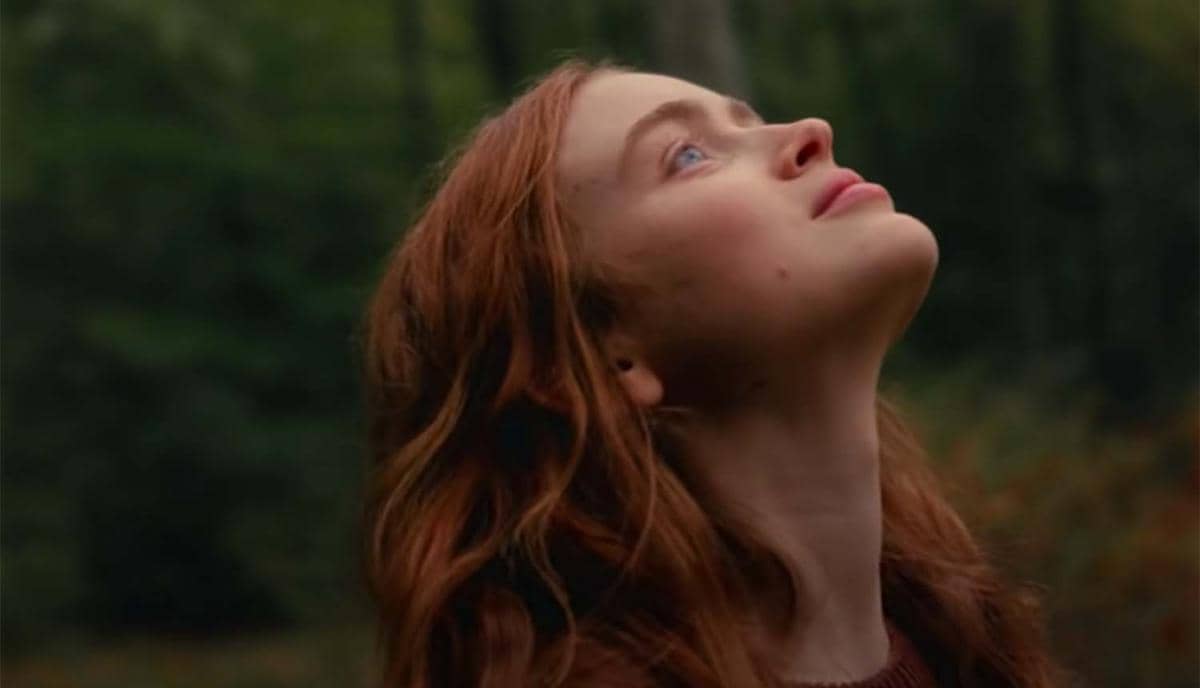 Sadie Sink dalam video klip "All Too Well: The Short Film" milik Taylor Swift.