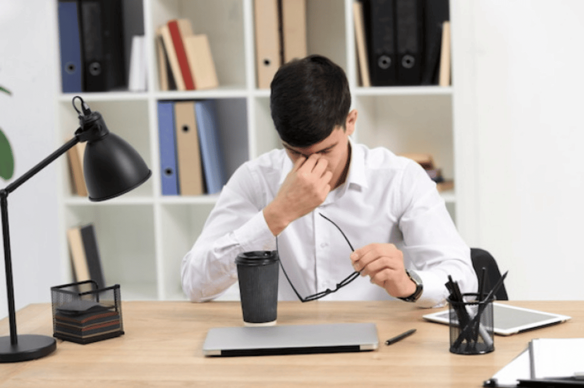 ilustrasi pria bekerja tanpa diapresiasi