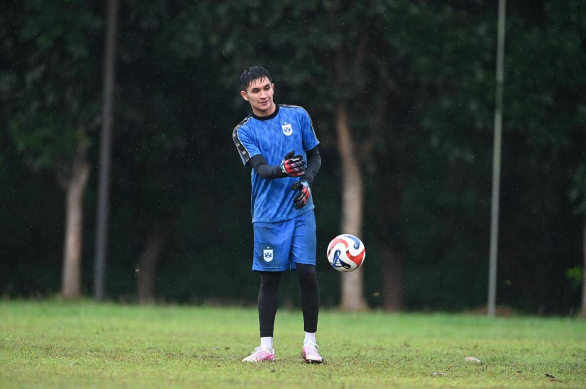 psis, kiper psis, mario londok
