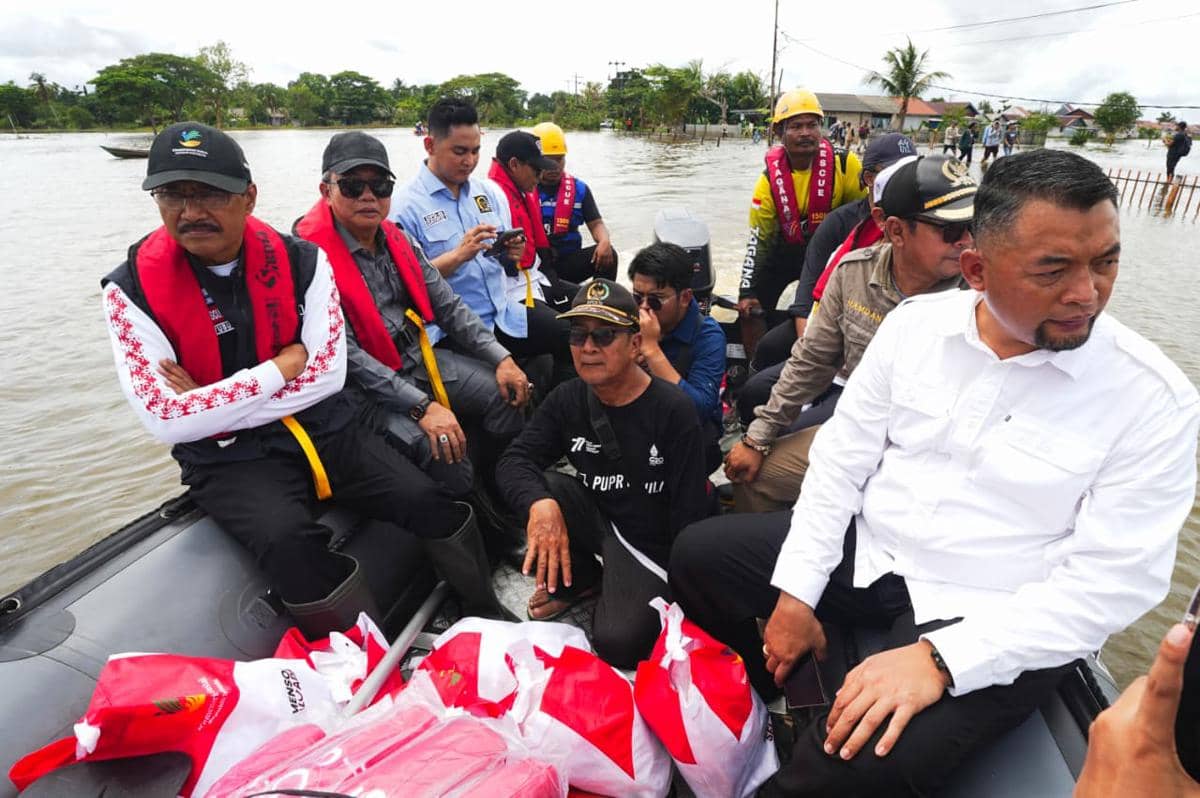 Menteri Sosial Saifullah Yusuf (Gus Ipul) turun langsung ke lokasi bencana banjir