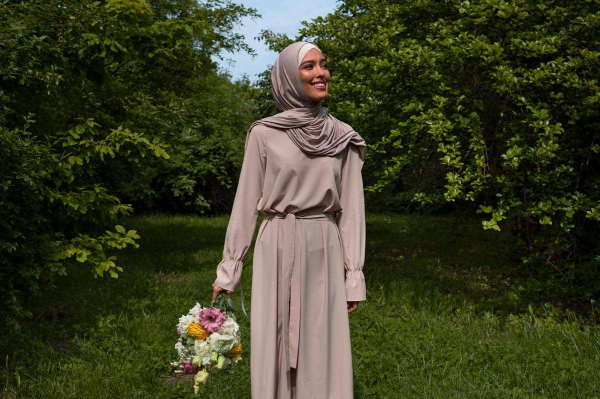 ilustrasi baju Lebaran rok set