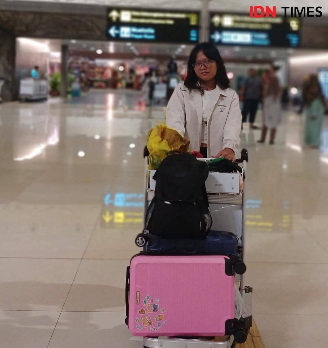 Ilustrasi pergi sendiran. 