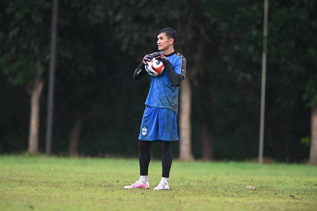psis, kiper psis, mario londok