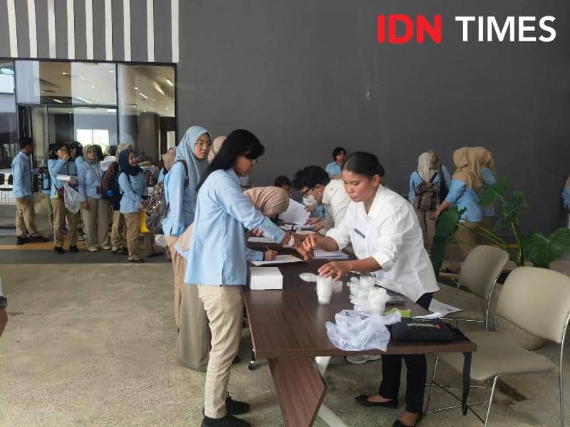Pegawai OIKN antri tes urine narkotika 