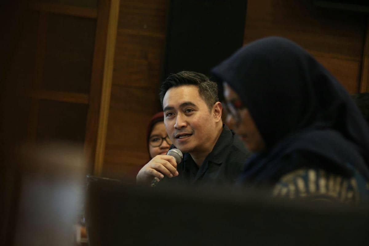  Dr. Ray Wagiu Basrowi, MKK.