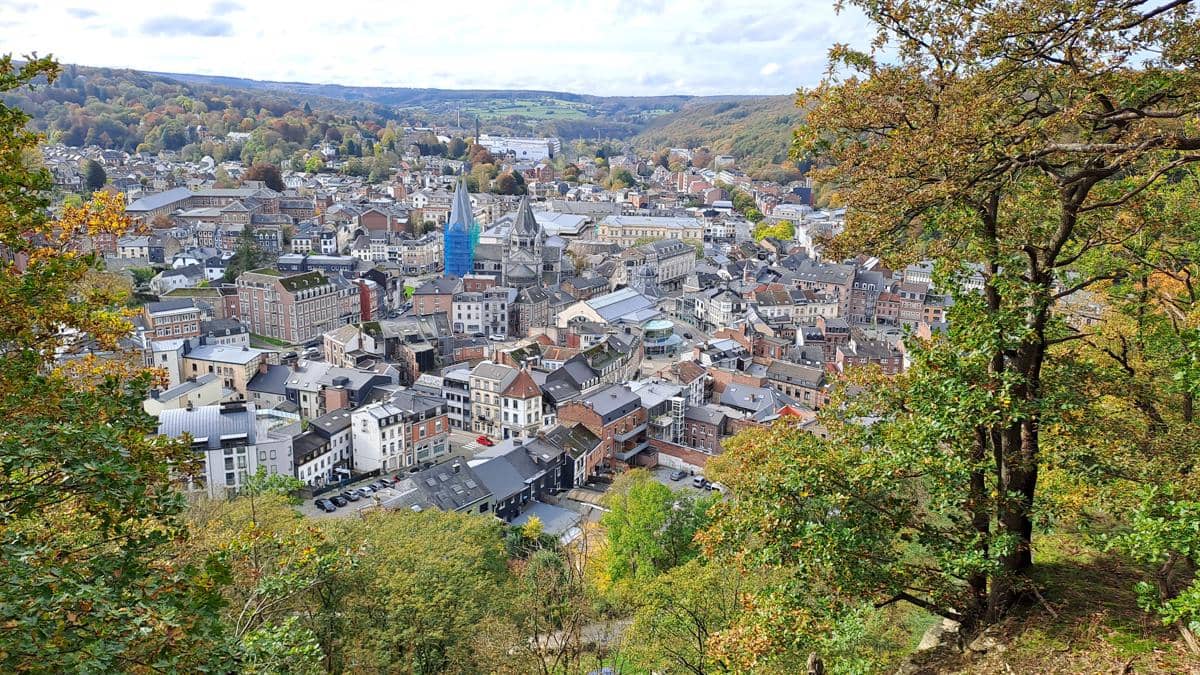panorama Kota Spa di Belgia, kota yang menjadi asal kata “spa” 