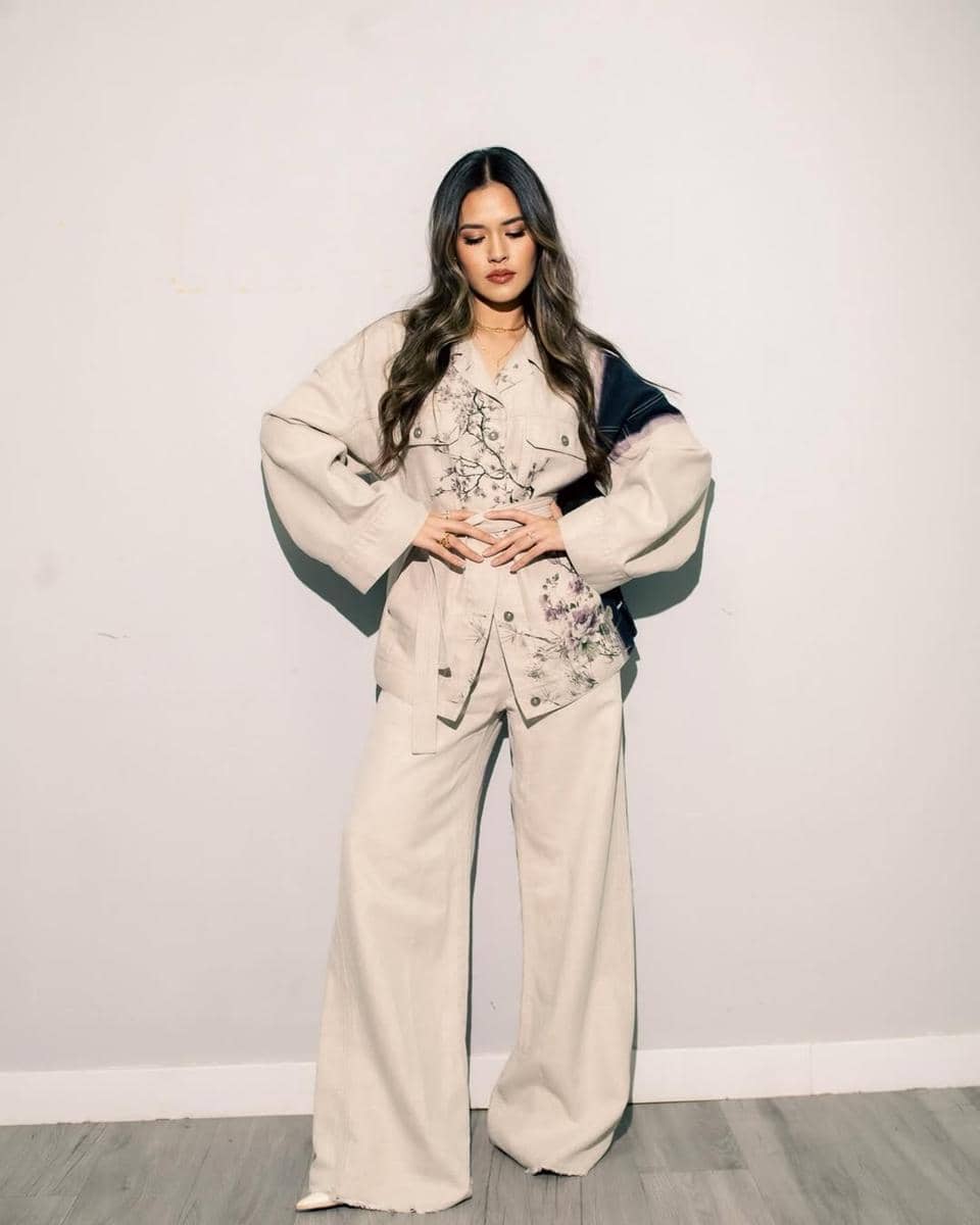 inspirasi outfit one set ala Raisa Andriana