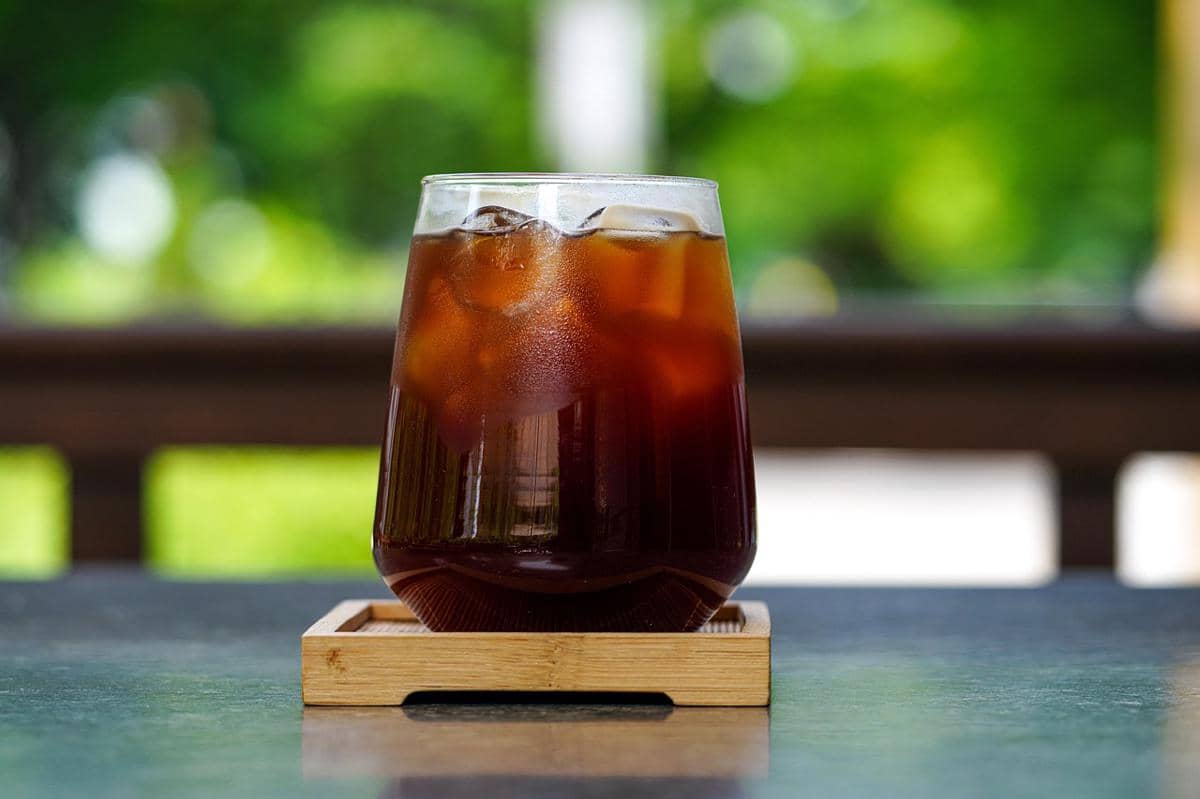 ilustrasi cold brew peach tea