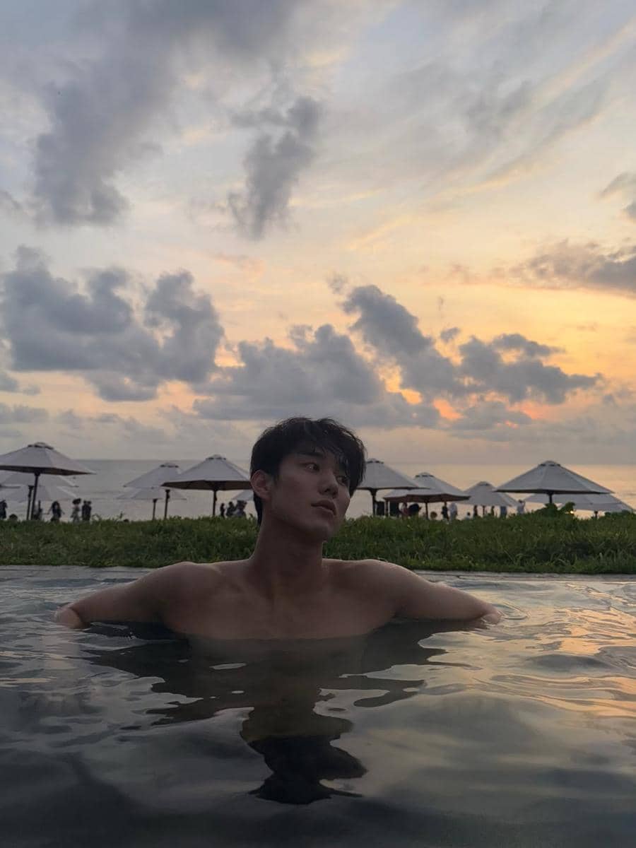 potret Intak P1Harmony liburan ke Bali