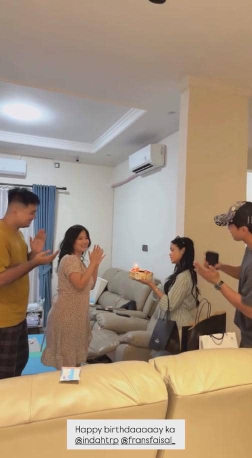 Fuji dan Fadly Faisal Kasih Kejutan Ultah Kakak Ipar (instagram.com/fuji_an)