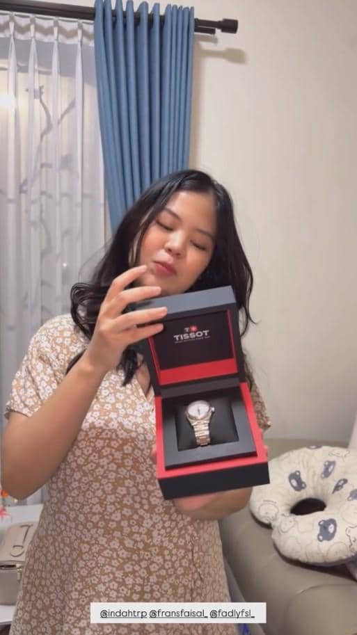 Fuji dan Fadly Faisal Kasih Kejutan Ultah Kakak Ipar (instagram.com/fuji_an)