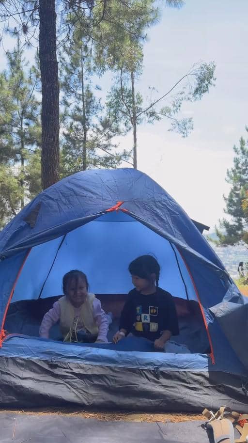 Fiersa Besari Ajak Anak Mendaki Gunung (instagram.com/fiersabesari)