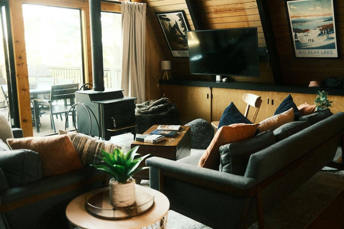 ilustrasi interior rumah sesak